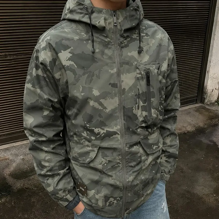 Men's Casual Camo Print Jacket, Lightweight Waterproof Zip-Up Outerwear with a Drawstring Hood and Pockets for Fall & Spring, Long, Stylish