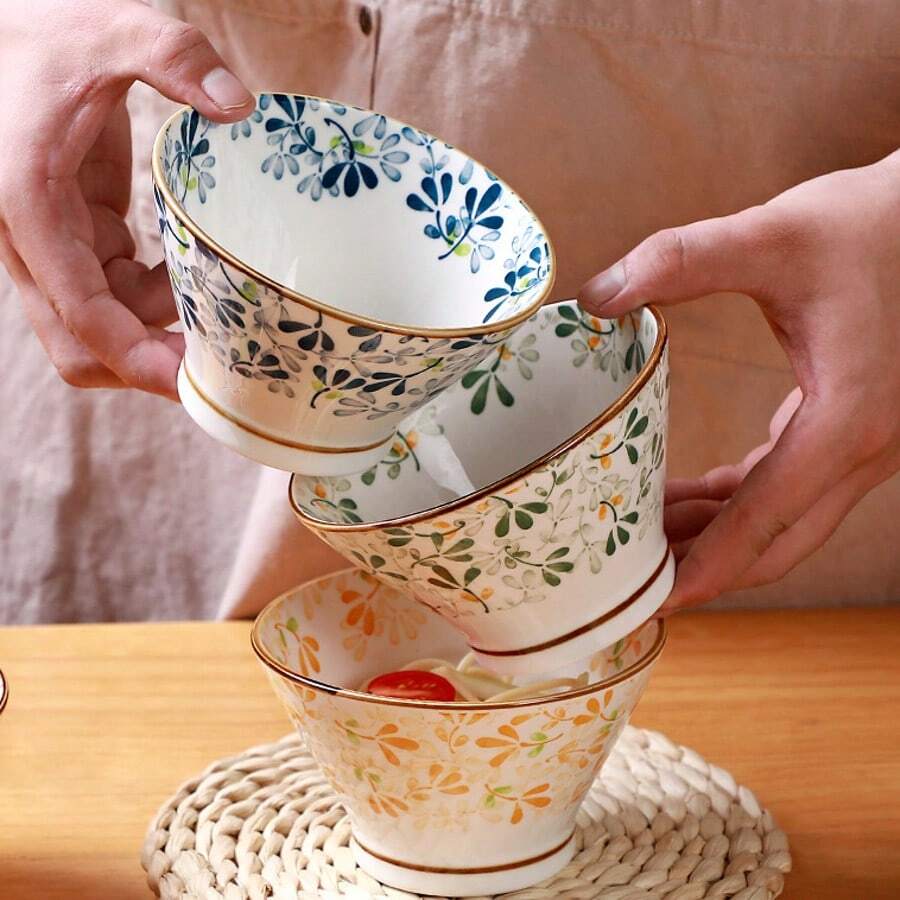 Four-piece ceramic floral dinnerware set, Japanese-style kitchen bowls, decorative bowls for living room and kitchen, four-color dinnerware set, suitable for microwave, oven, refrigerator, and dishwasher(Spoon not included)