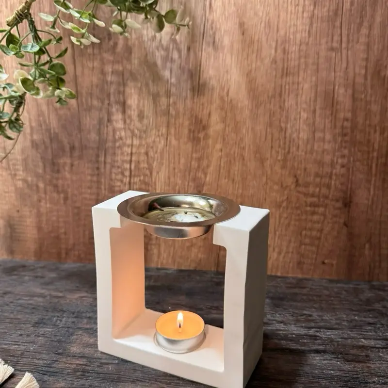 Handmade Modern Square Wax Melt Burner - White Color, Ideal for Home Decor, Perfect for Wax Melts, Enhances Aroma Experience