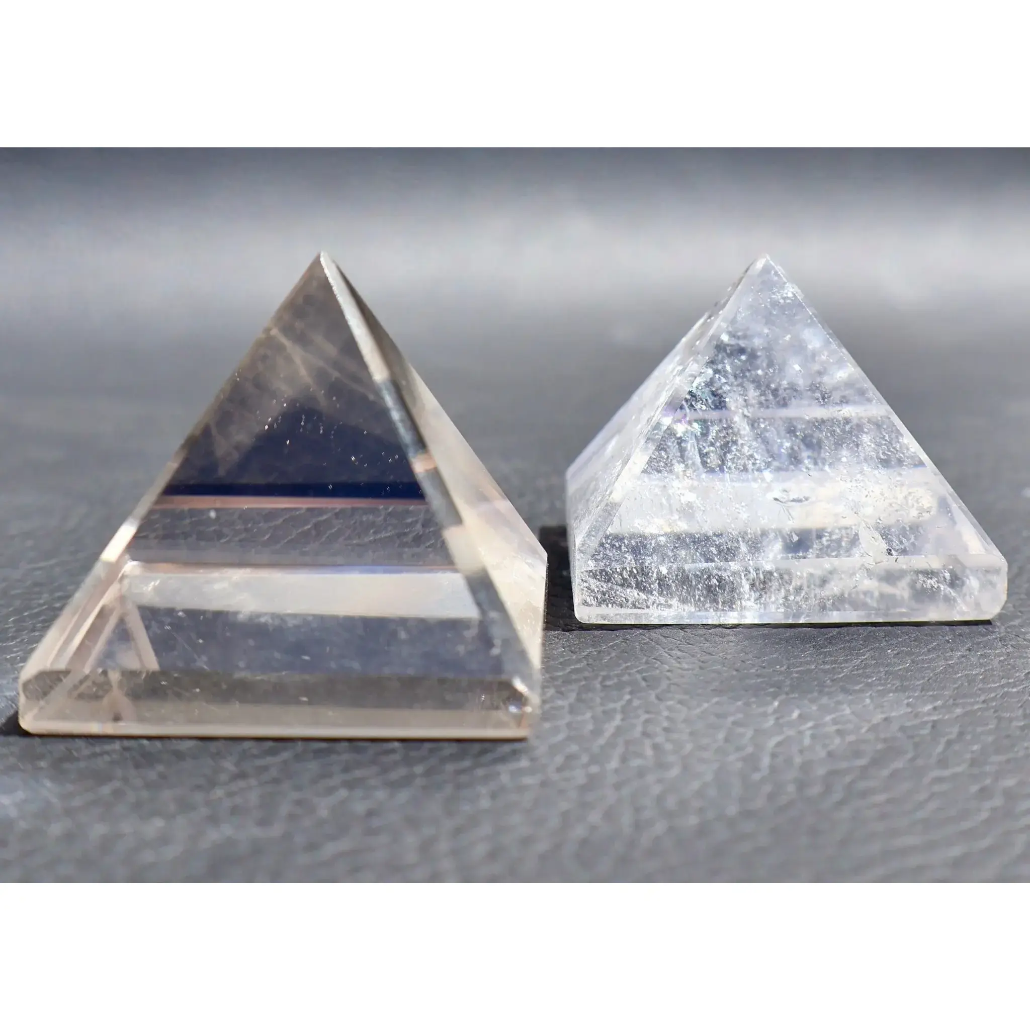 AAA Grade Natural Clear Quartz Crystal Pyramid - 1 in Size, 1 Piece, Precision Cut Gemstone - Master Amplifier for Meditation, Home Ornament, Birthday Gift, Energy Work