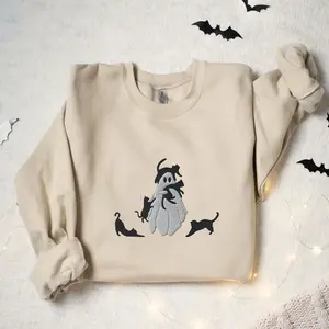 Cute Ghost Halloween Pattern Sweatshirt, Fashionable Halloween Sweatshirt, Unisex Pattern T-shirt, Halloween Gift