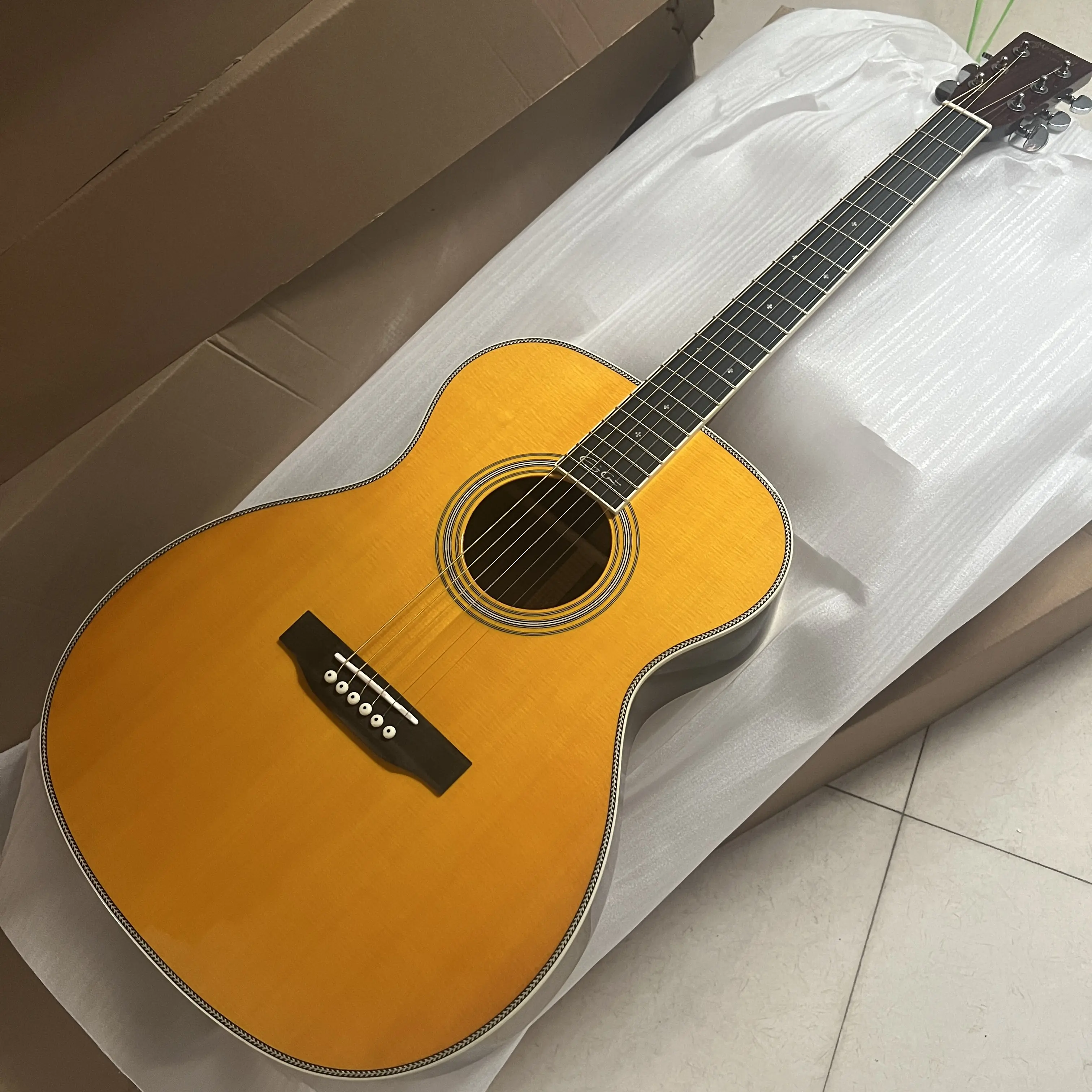 Right-Handed Yellow Glossy OM28 Signature Acoustic Guitar - Music Instrument, 6 Strings, 20 Frets, Solid Spruce Top, Rosewood Back & Side Panels, Ebony Components