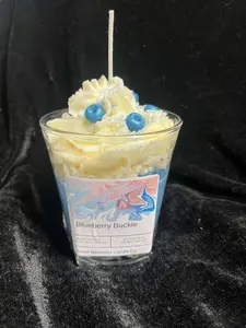 Sweet Memories Candle Co. Scented Blueberry Buckle Candle - Handcrafted 100% Soy Wax, Dessert-Inspired Blueberry & Cinnamon Fragrance, Aroma-Boosting Wick, Longer Burn Time, Home Decoration, Freshener, Non-Edible Premium Home Decor Accessory