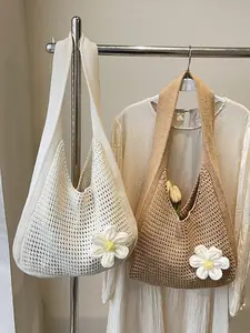 Fresh and artistic style, simple and versatile daisy woven tote bag with hollowed out mesh design, three-dimensional flower decoration, wide shoulder strap design, large capacity design, suitable for daily holiday outings, Handcrafted Bag