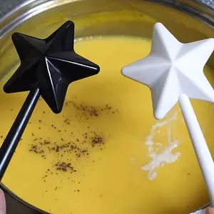 2Pcs Magic Wand Shaped Salt Pepper Shakers Reusable Star Seasoning Dispenser Ergonomic Handle Plastic Seasoning Bottle Portable Kitchen Spice Container Black White Design For Home Party Dining Daily Cooking Use