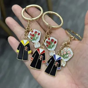 Alloy Graduation Bachelor's Gown with Bouquet Keychain Pendant Bag Decoration Hanging Ornament Student Commencement Season Memorial Gift Oil Drop Design