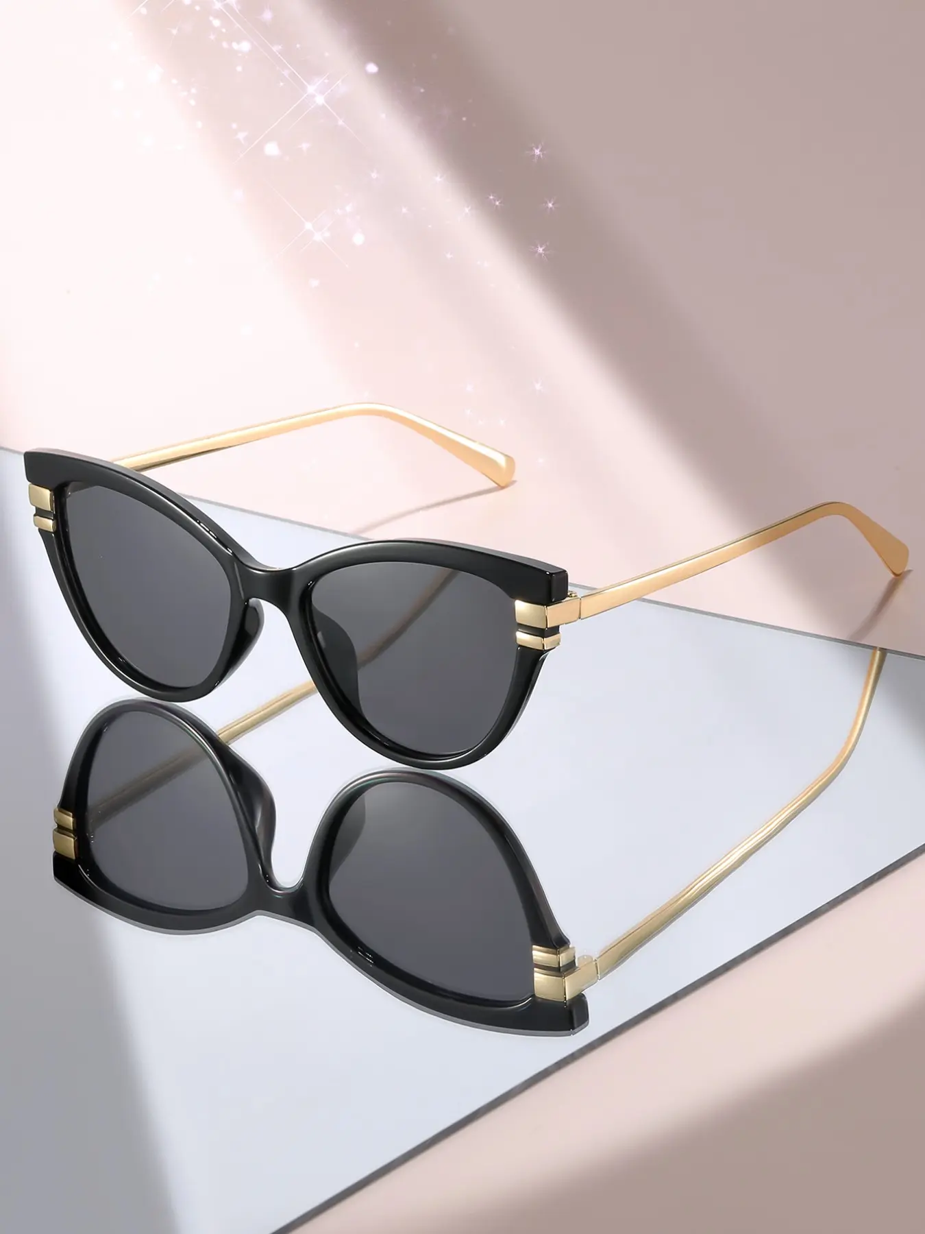 Equipment audrey cat eye sunglasses black New with case and box Sunglasses CELINE CL40332I 01B 51-19 Black | Visiofactory main image 2