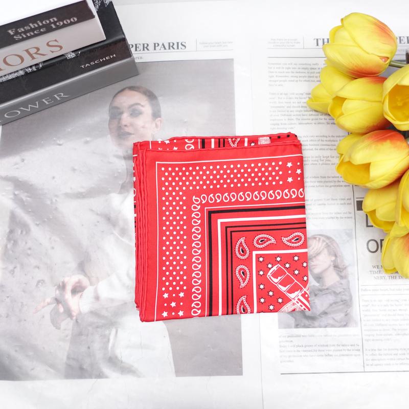 Pre-owned Hermes Red&Black &White Square Silk Scarf T20283935