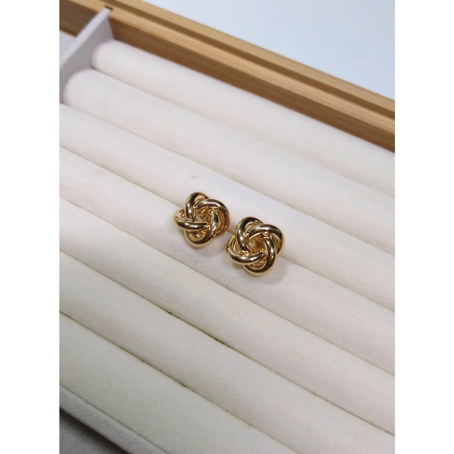 Knot Studs