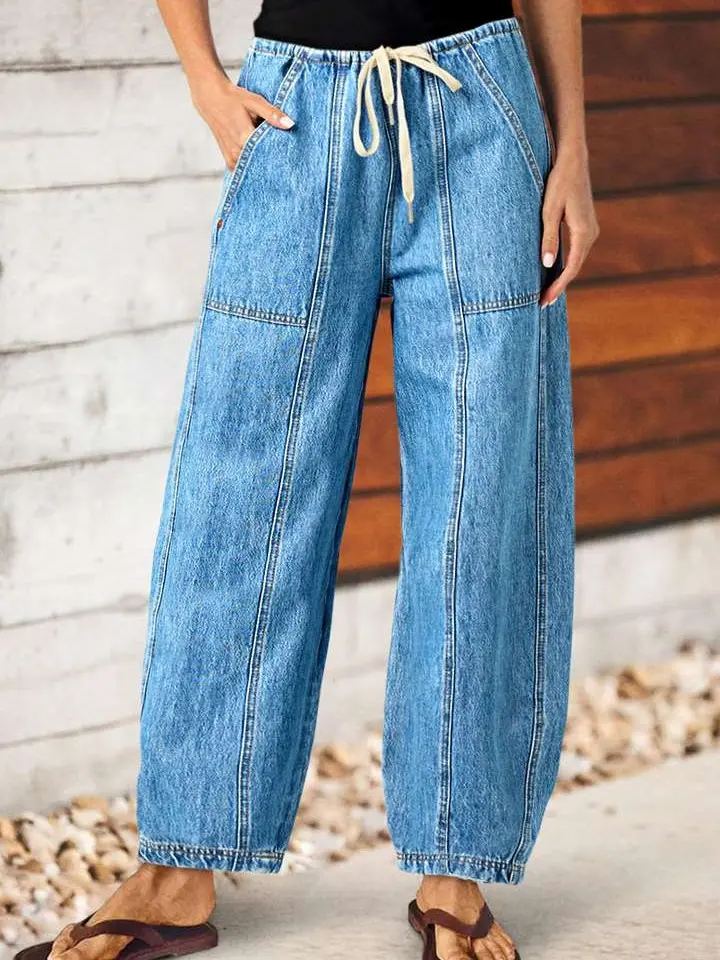 Lady's Curvy-Fit Jeans, Basic Straight Leg Denim with Balanced Hip Silhouette for Everyday Wear