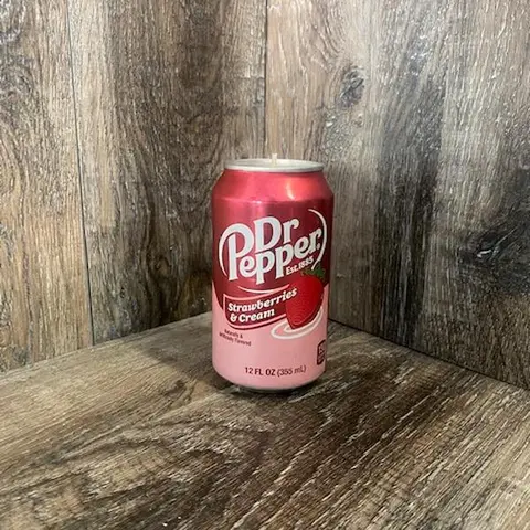 Vineyard Candle Co - Strawberries and Cream Dr Pepper Soy Wax Candle