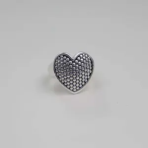 GAIA Hollow Heart Ring