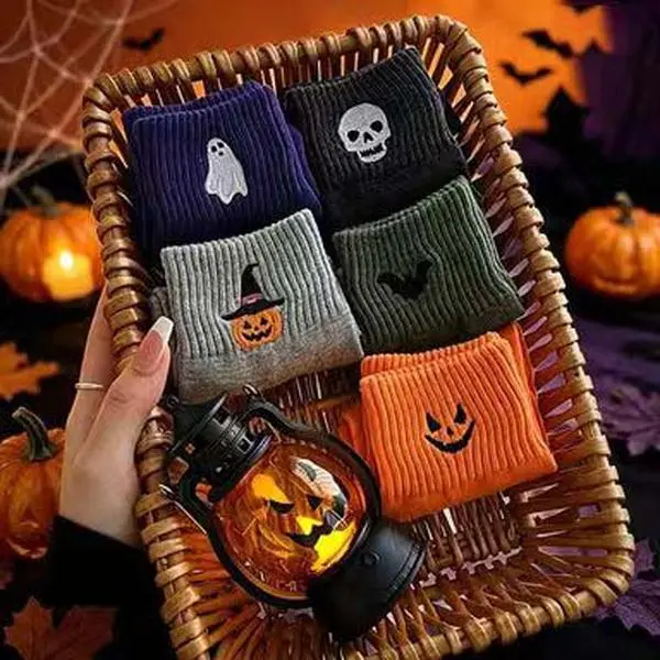 Women's Viral Cute Halloween Crew Socks Set (5 Pairs) - Cozy Novelty Mid-Calf Knit, Funny Pumpkin Ghost Cartoons, Soft Stretch Warm Fall Winter Spooky Holiday Accessory, Ideal Gift for Collectible Cultural Outfit Accents
