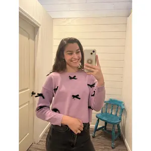 Lavender Ribbon Point Cropped Sweater