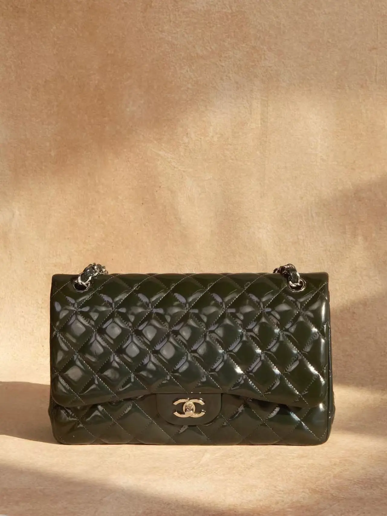Pre-owned CHANEL Women's Classic Patent Leather Jumbo Double Flap Shoulder Bag, Green, 8.25" x 11.75" x 3.5", Min 12.5" Drop, Shoulder Bags