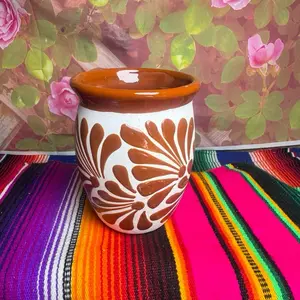Cantarito relieve mediano color mamey