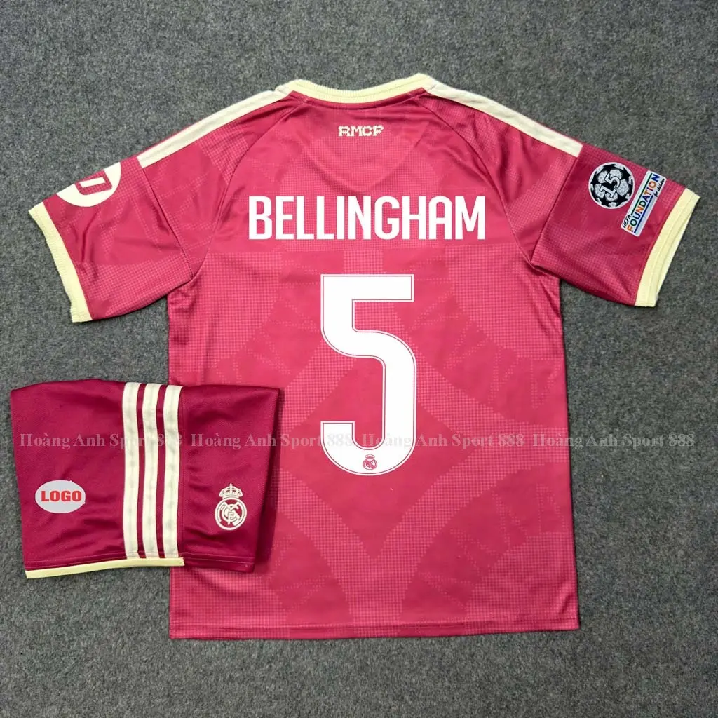 Modern Soccer Kit Set – Lightweight Football Shirt & Matching Shorts, Breathable Sportswear