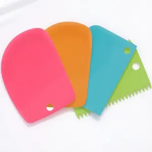 Flexible Fondant Scraper, Heat-Resistant & Non-Stick Baking Tool, 4-in-1 Cake Icing Spatula, Professional Decorating Kit, Easy-Clean Anti-Mold Kitchen Utensil for Baking & Dessert Design.