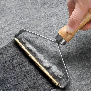 Manual Lint Remover, 1/2 Counts Wooden Handle Lint Brush, Portable Lint Remover Tool, Household Lint Removing Tool for Clothes, Carpet, Couch, Rug, Bedding