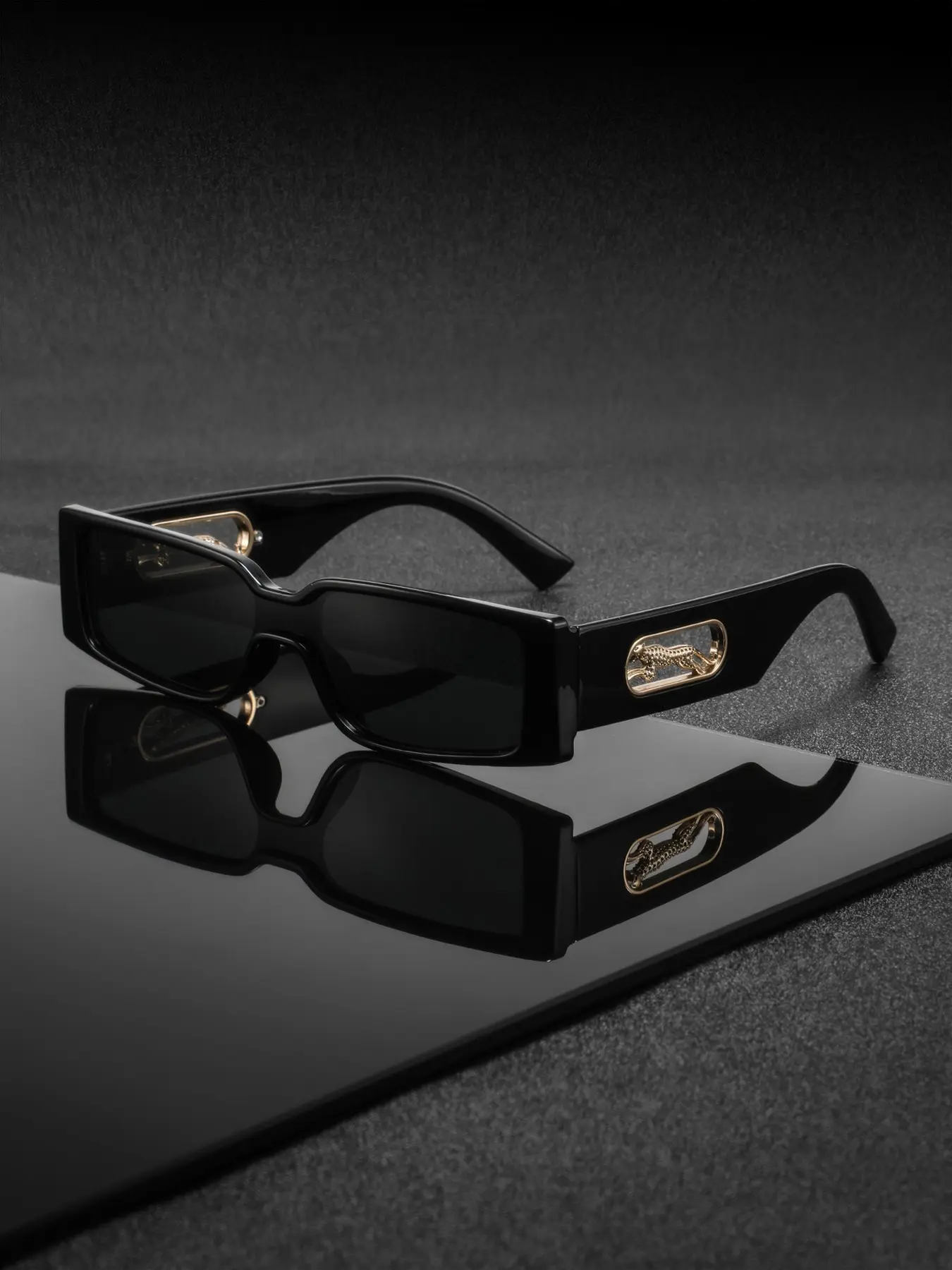 Men's Rectangular Full Frame Glasses with Leopard Leg Decor, Classic Vintage Casual Fashion Eyewear, Stylish and Versatile Design, Trendy Frames, Trendy Vintage Eyeglasses, Decorative Glasses, Trendy Rectangle Frame, Fashionable Frames Glasses