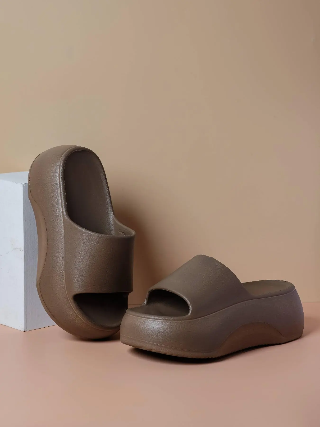 Women's Casual Plain Color Platform Slides, Comfortable Non-slip Soft Thick Soled Slippers for Indoor Outdoor Wear, Fashionable Slippers for Daily Wear, Walking Shoes, Thick Bottom Slippers
