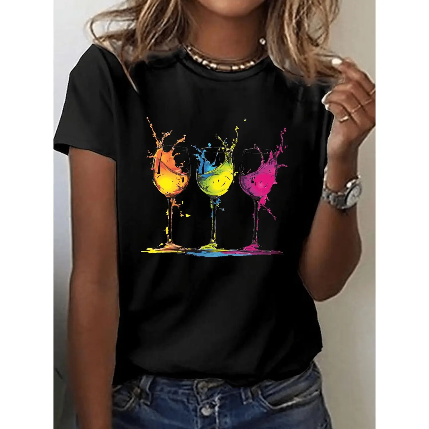 Casual Short-Sleeve Crew Neck T-Shirt Featuring a CMYK Print of Wine Glasses, Perfect for Spring And Summer, Designed for Women