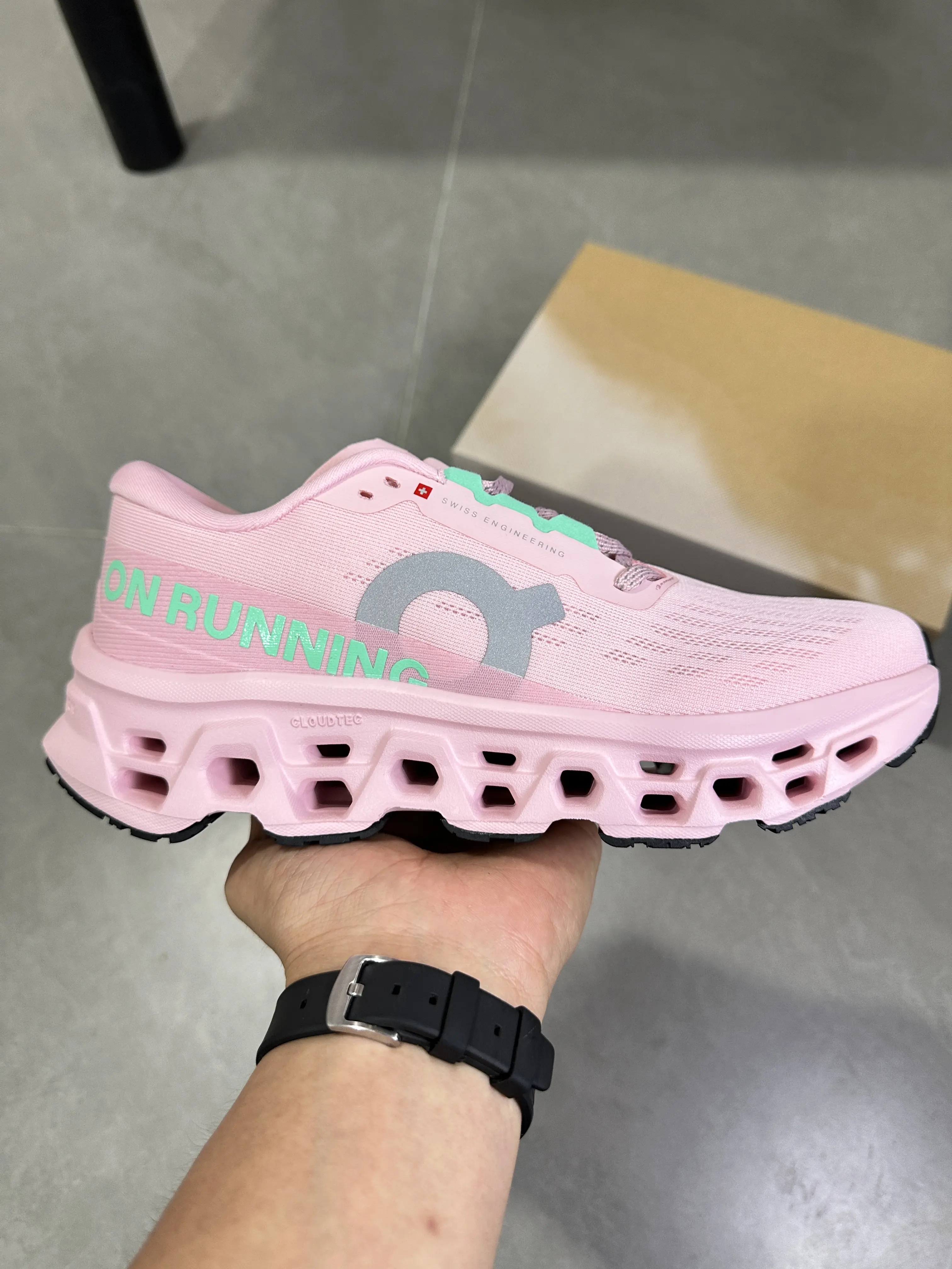 Women Lightweight Sport Sneakers Pink Mesh Upper Hollow Cloud Foam Sole Comfort Marathon Walking Gym Running Footwear
