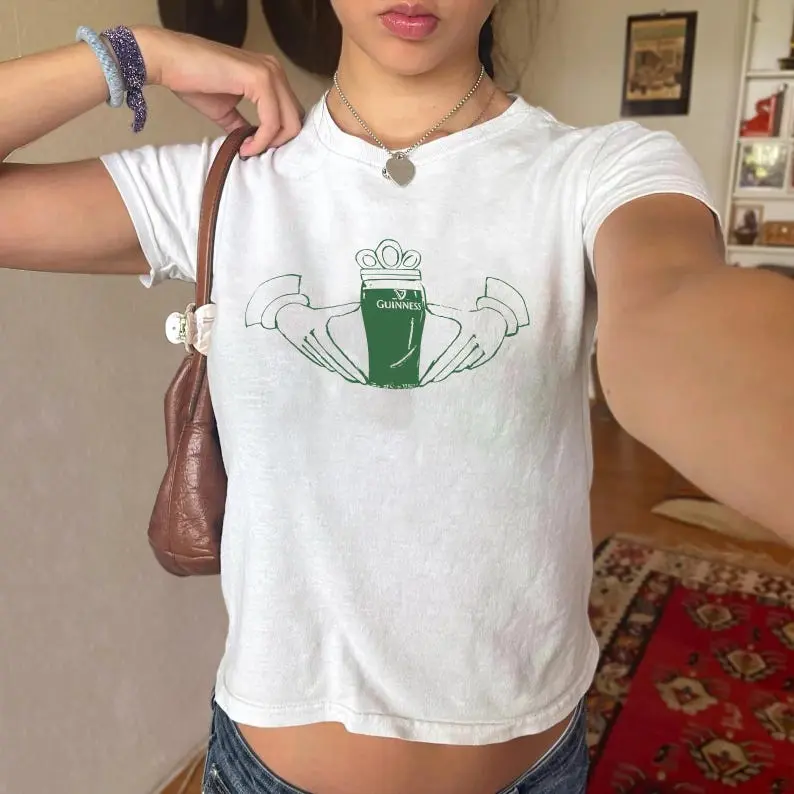Gildan Women's St Patrick’s Day Baby Tee - Claddagh Beer Graphic Crop Top, Essential Slim Short-Sleeve Statement Y2K Aesthetic Irish Lucky Drinking Shirt