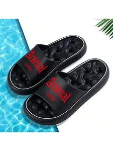 A pair of Arsenal Football Club printed unisex slippers, sports slippers, outdoor slippers, soft-soled home slippers, bathroom slippers, suitable for home/office/dormitory/hotel wear