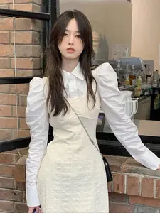 Women's Long Sleeve Solid Color Shirt, Regular Fit Design for All Seasons, Simple Style Casual Blouse for Everyday Wear