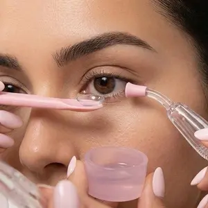 Contact Lens Application Tweezers for Precise Handling and Easy Insertion