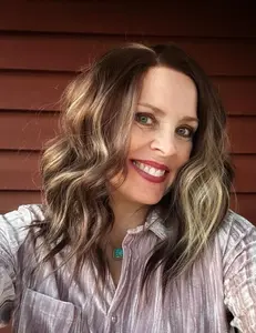 Lovestory Gracie Highlight Color Body Wave Short Hair Synthetic Lace Front Wig for Women Heat Resistant Glueless Lace Front Wigs Dark Brown Lace Hair Wigs