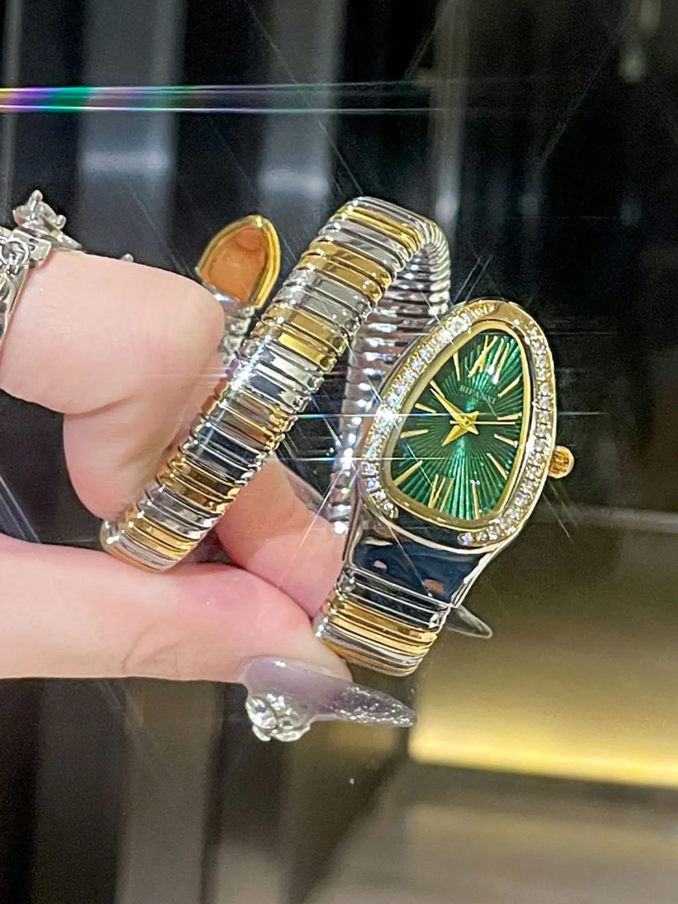 New Snake Shape Women's Watch, Elegant Design, Alloy Case, Mineral Glass Dial, Quartz Movement, Analog Display