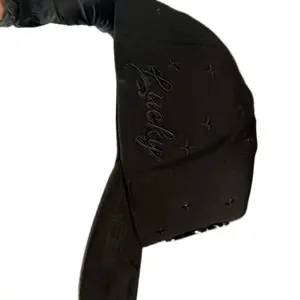 Gorra del trébol color black