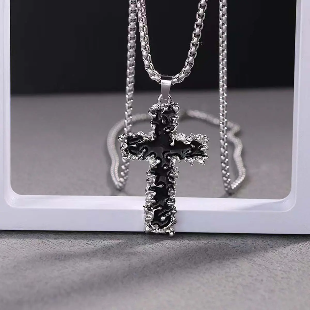 Unisex Textured Cross Pendant Necklace with Artificial Gemstone, Punk-Style Jewelry for Casual Daily Wear, All-Match Holiday Gift, Unisex Names, Cross Shape