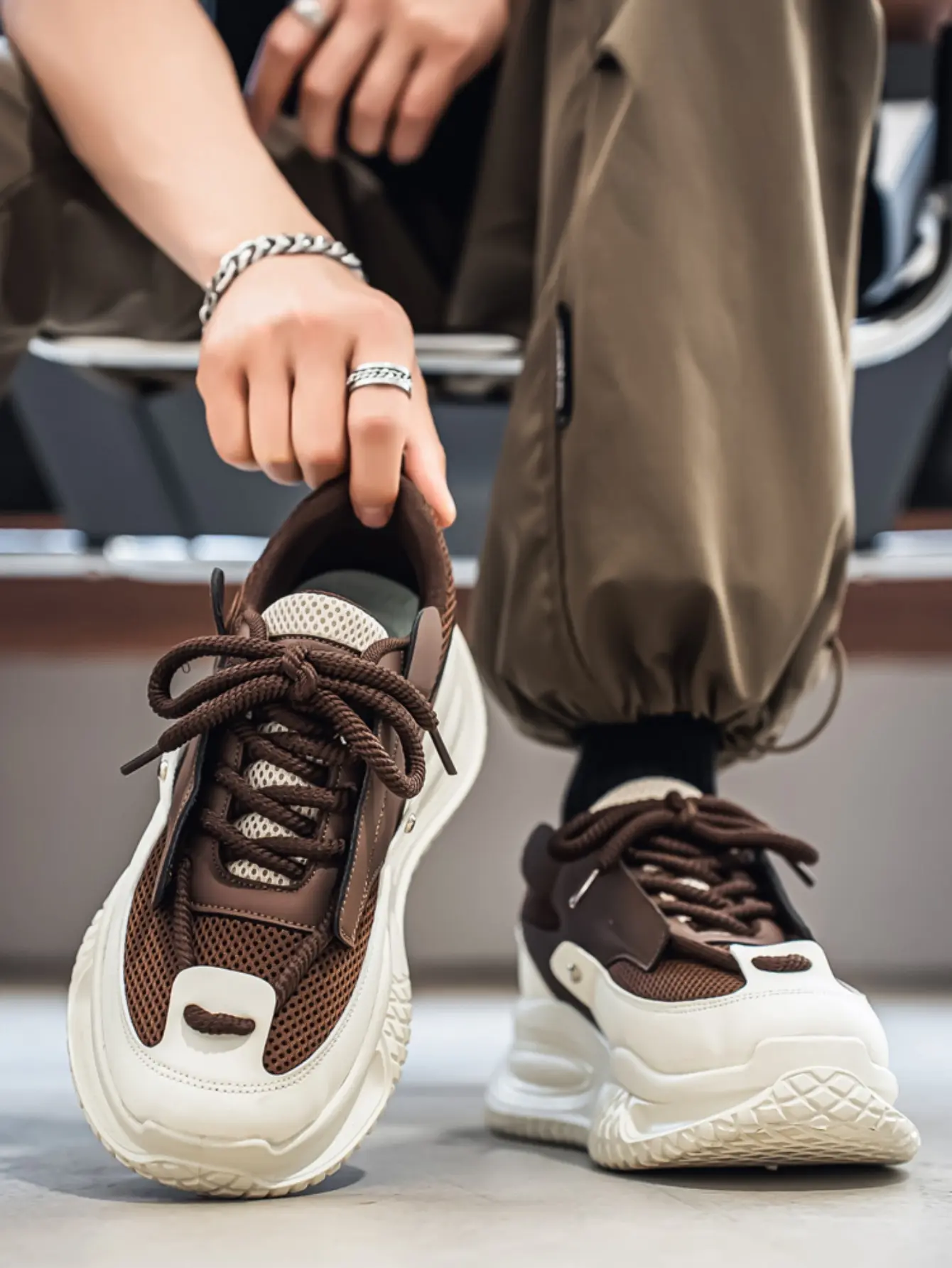2026 New Soft Sole Thick Platform Height-Increasing Fashion Dad Shoes Closed Trainer Runner Sports Shoes