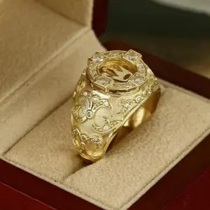 Fashionable gold alloy crown ring for men, suitable for daily wear and as a gift for friends and relatives