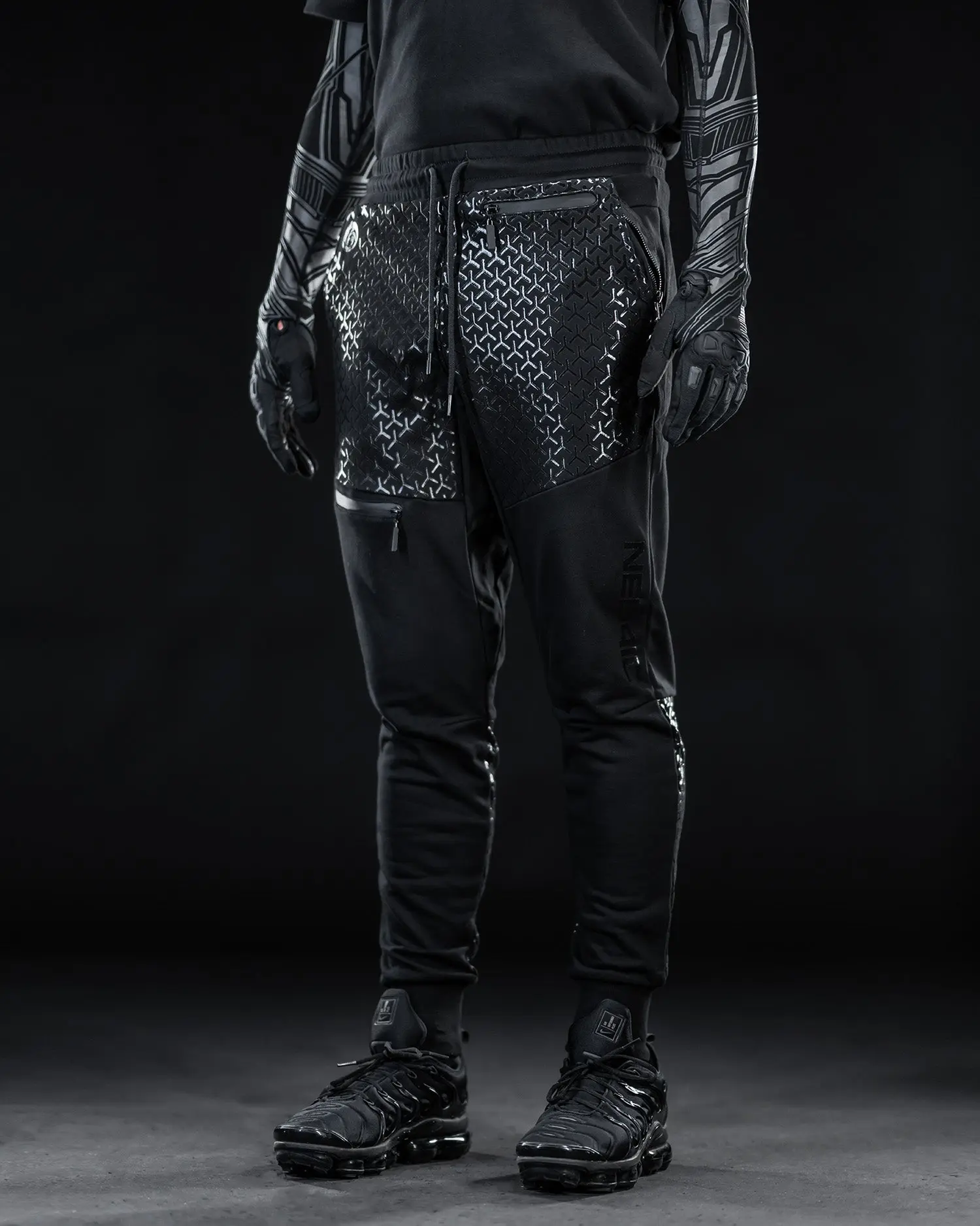 NEOV4 - Black Joggers