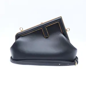 Pre-owned FENDI Calfskin Shoulder Bags First Black Shoulder Bag T10316818