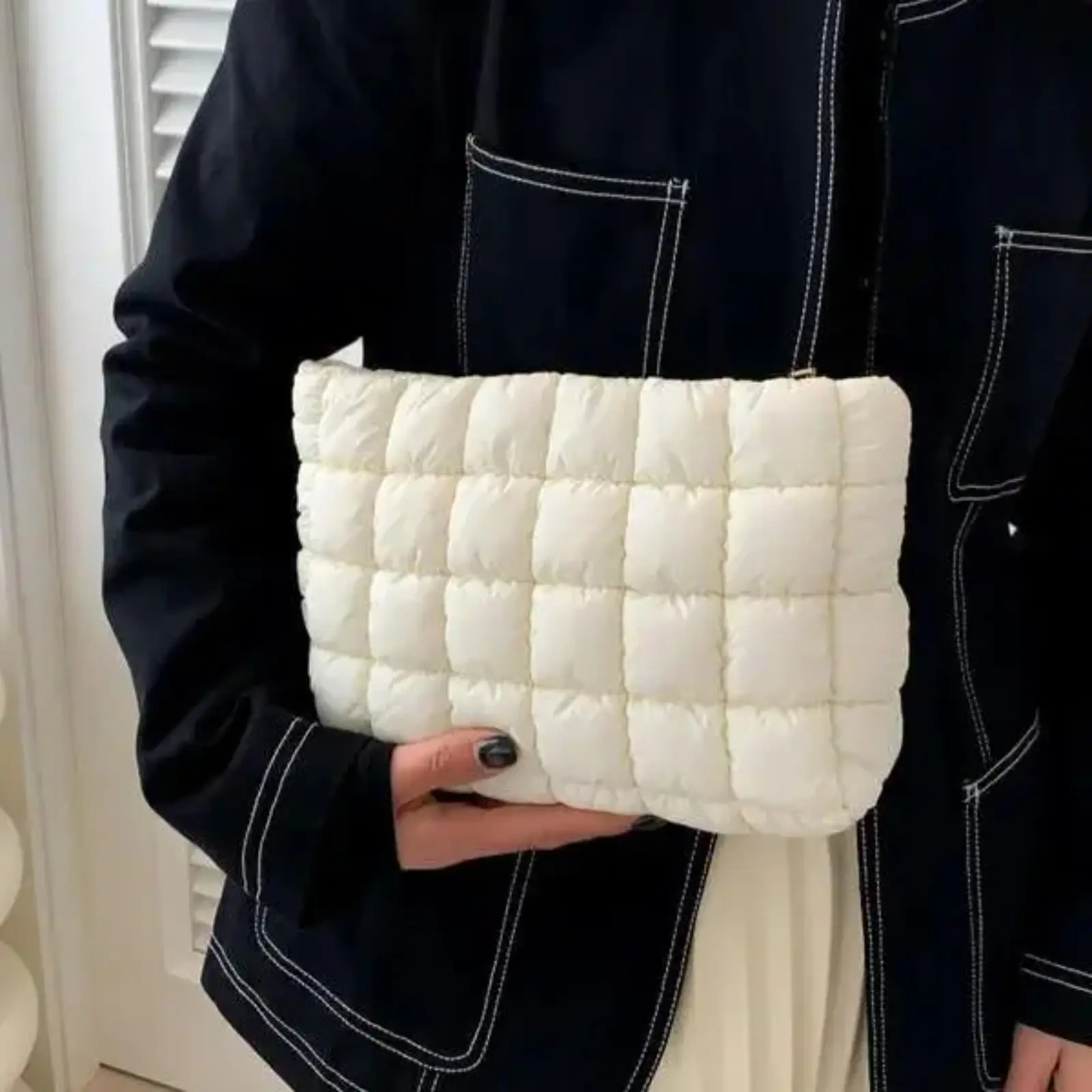 Women's Quilted Clutch Pouch, Large Capacity Textured Zipper Purse for Travel, Portable Cosmetic and Toiletry Organizer, Travel Must Haves, Cosmetics, Toiletries, Pu Leather