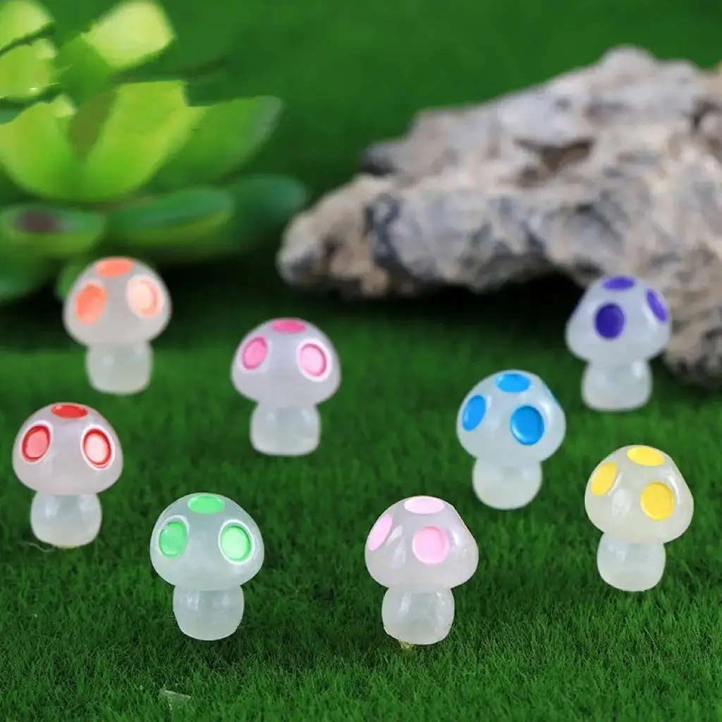 Mini Mushroom Garden Decor, 10pcs Random Color Luminous Garden Statues, Mini Mushroom Landscape Ornament, Glow in the Dark Statue, Miniature Micro Lan