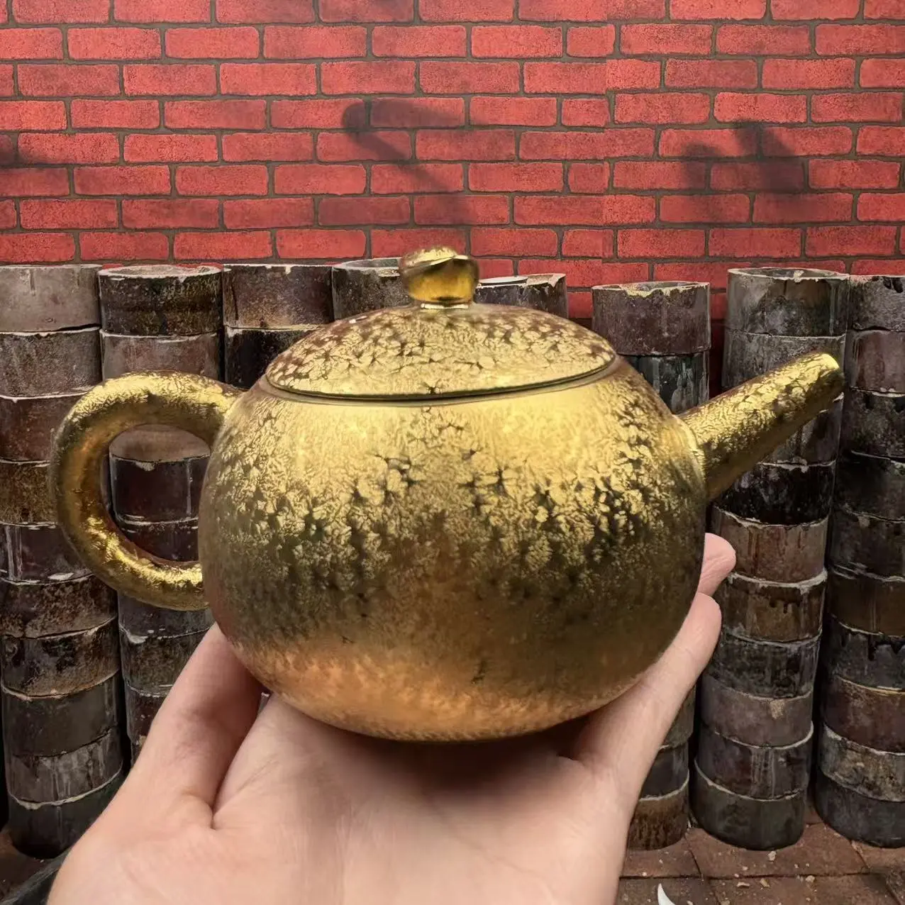 Yuki Handmade tea cup, all gold teapot JSCH