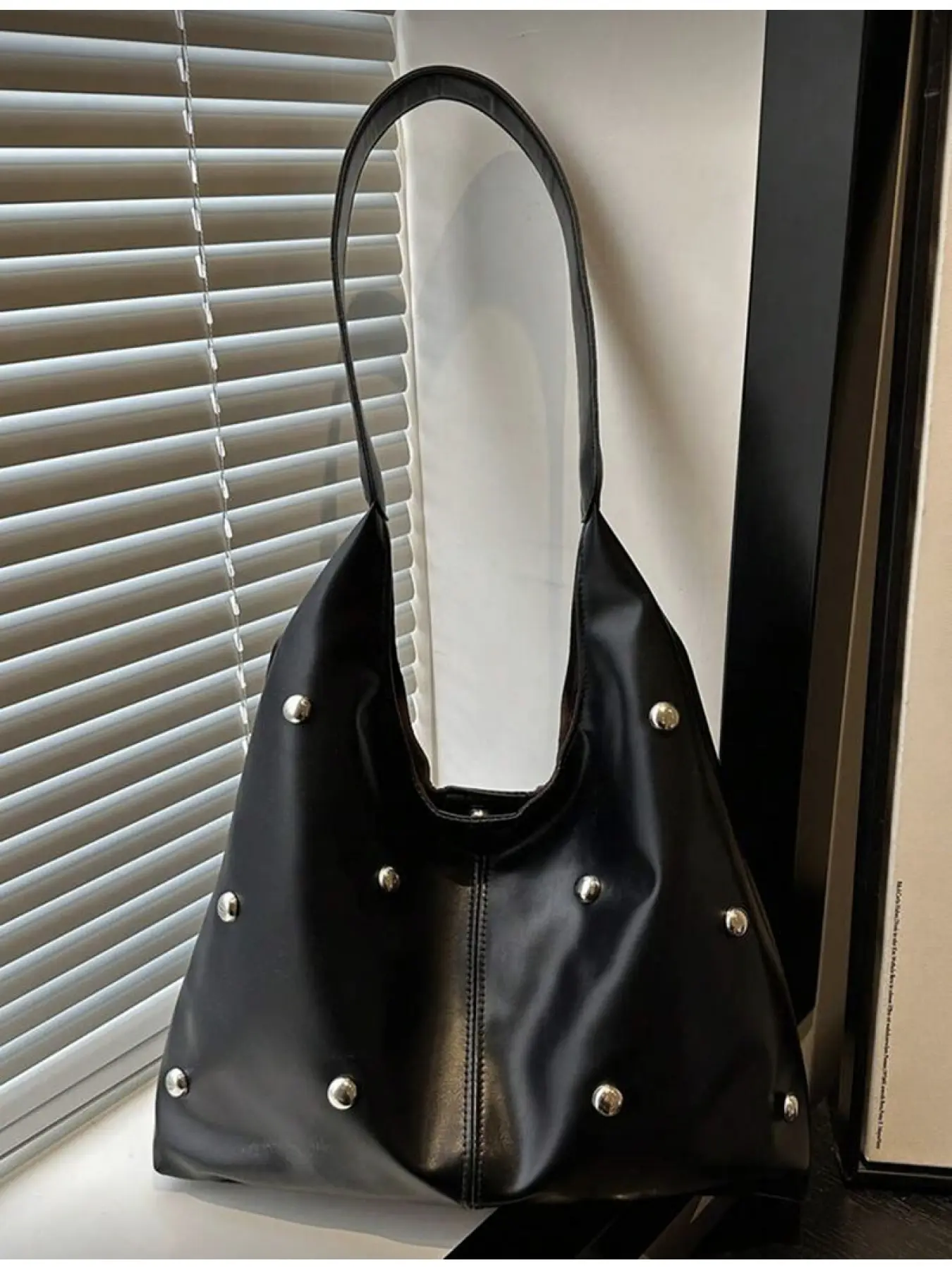 2026 Fashion Matte Solid Color Punk Rivet Commuter Tote Bag Minimalist Unique Armpit Bag Stylish Large Capacity Fashionable Crossbody Bag Gothic Punk Style Cross Body Bags Crossbody Handbag
