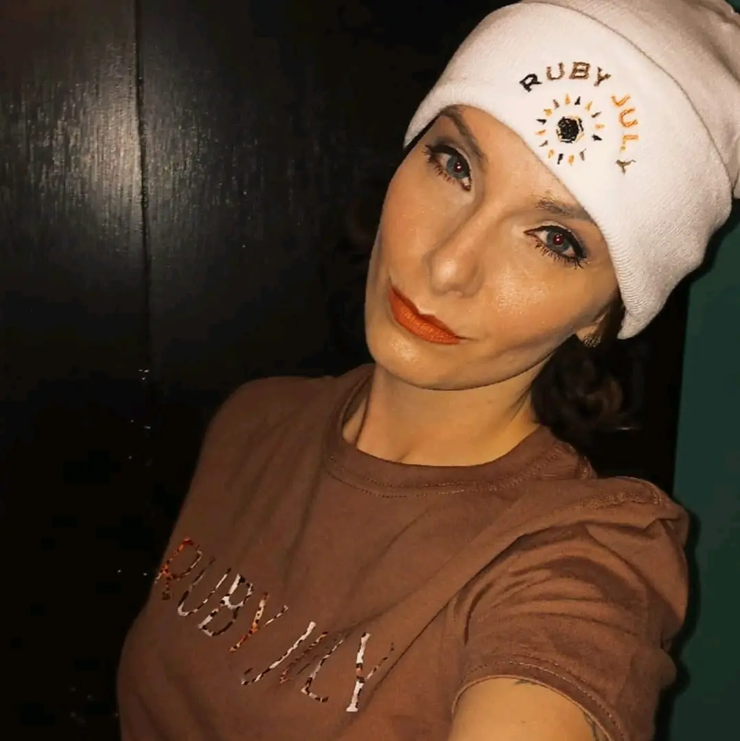 Customized embroidered beanie hat "your name" or "logo"