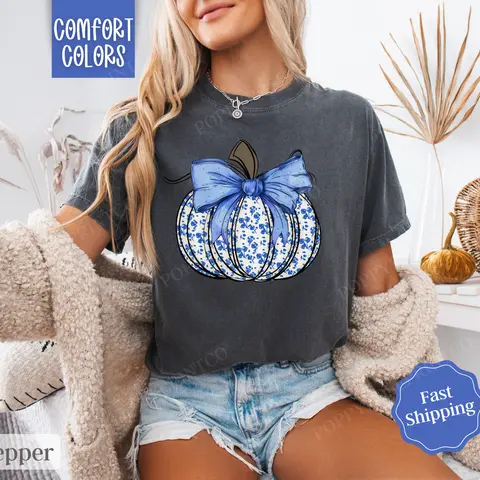 Blue Floral Pumpkin Shirt Comfort Colors, Womens Fall Pumpkin Shirt, Womenswear Oversized Crewneck