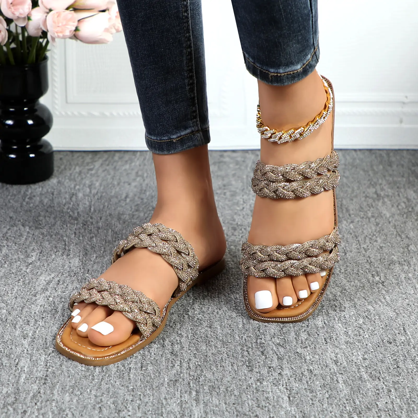 Women's Braided Strap Flat Sandals Sparkly Glitter Rhinestone Decorated Slides Comfortable Breathable Square Open Toe Footwear Fashion Ladies Girl Summer Dress Slip-on Casual Shoes For Beach Travel women modern daily