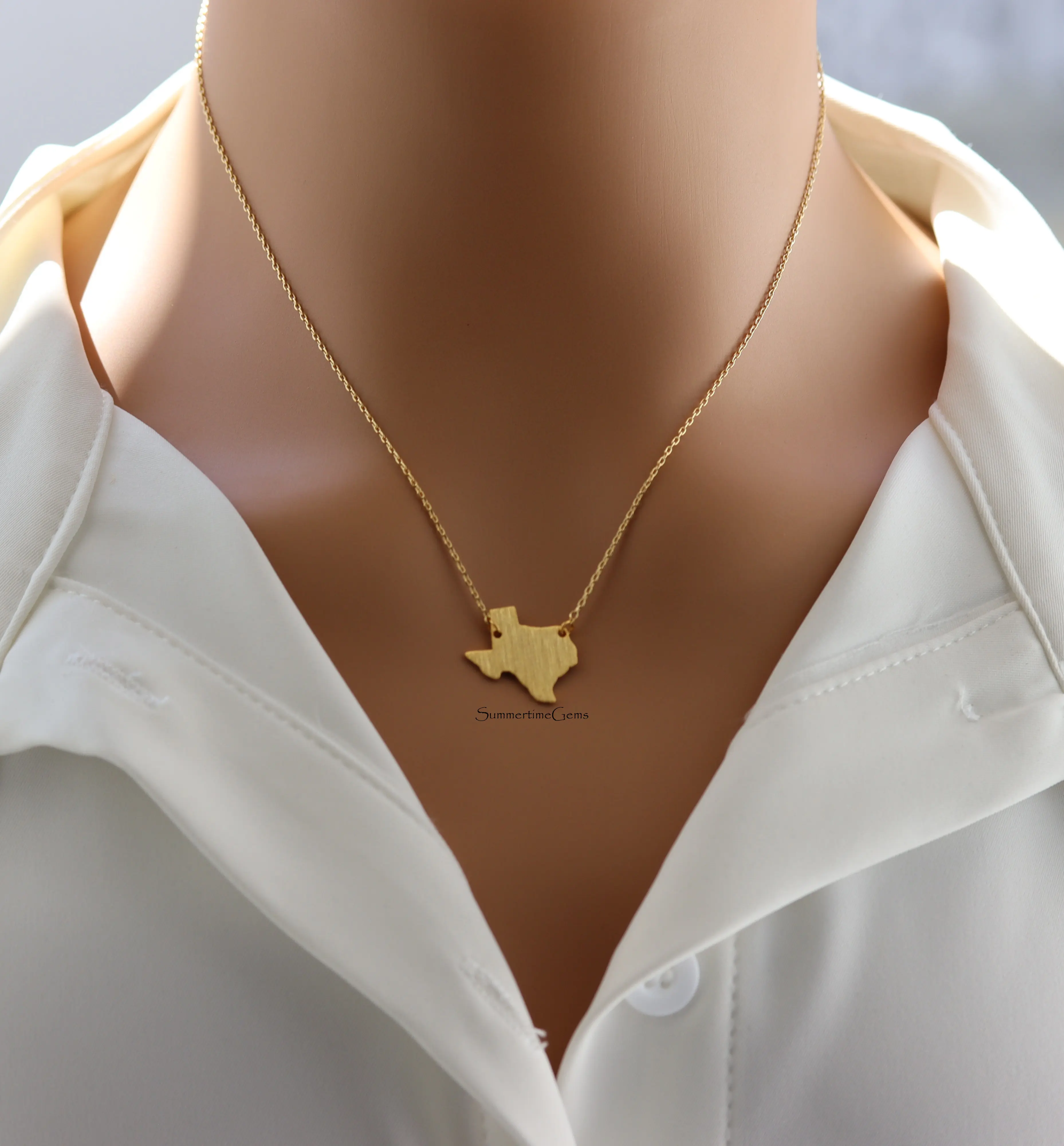 18K Gold Plated Dainty Brushed Texas State Pendant Necklace – Minimalist Southern Pride Jewelry
