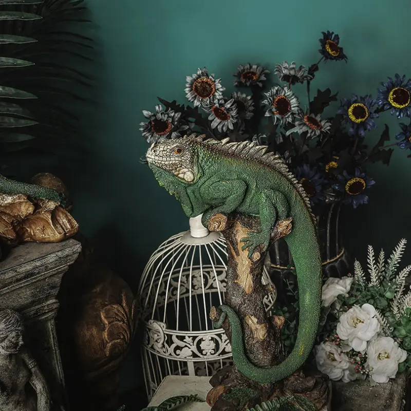 Realistic Iguana Resin Statue, 36.5cm Tall Hand-Painted Lizard Figurine, Nature-Inspired Reptile Sculpture for Home Office Decor