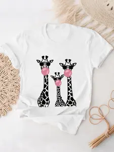 Women's Giraffe Print Round Neck Tee, Fashion Casual Crew Neck T-Shirt for Daily Holiday Vacation Outdoor Wear, Ladies Clothes for All Seasons