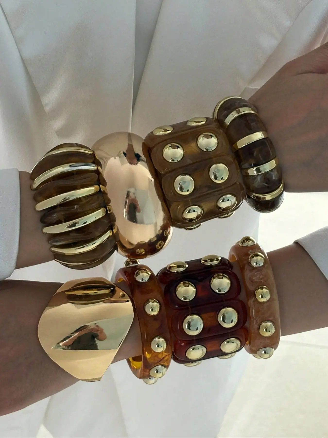 Women's Resin Cuff Bangle Bracelet, Chunky Tortoise Design, Stretchable Acrylic Jewelry for Daily Wear, Parties & Dates, Trendy Stack Bangle, Fashion Bracelets, Trendy Bangles, Fashionable Chunky Bangles, Elastic Bracelets, Fashionable Bracelet Style